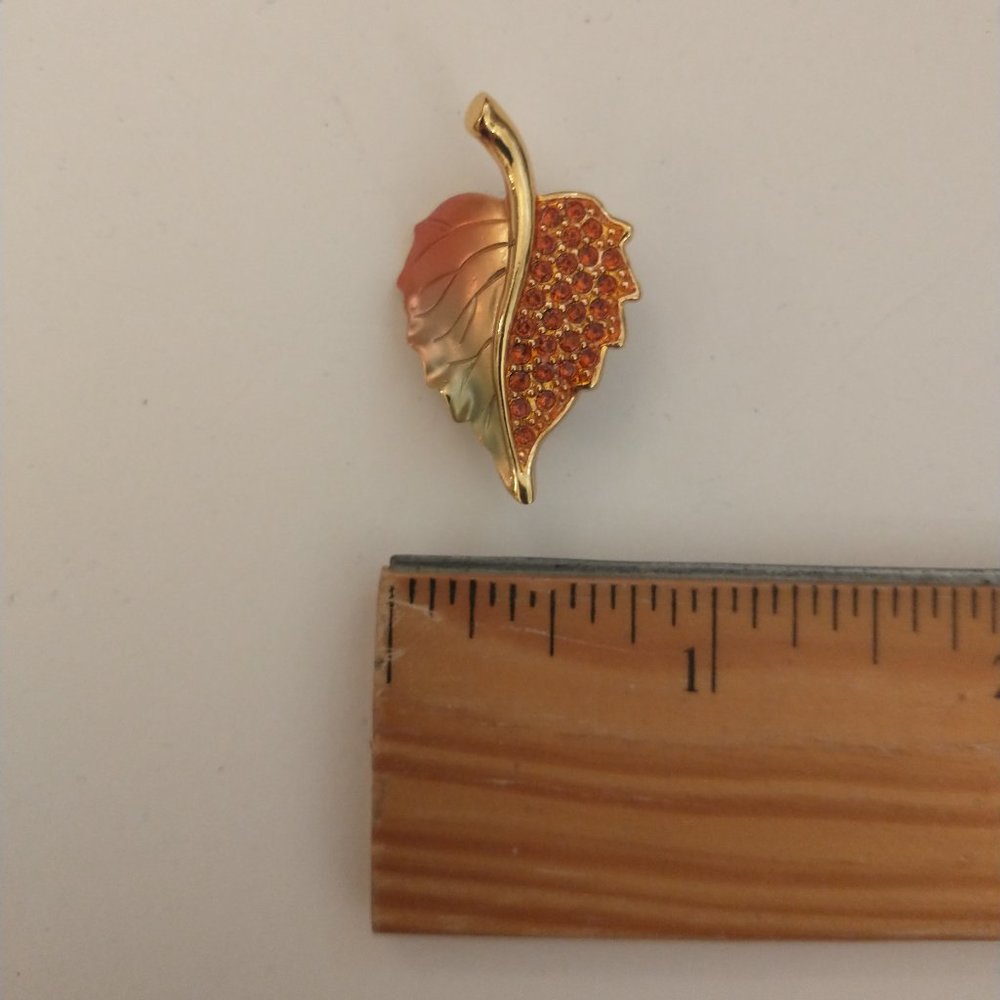 3 For $20: Vintage Joan Rivers Leaf Pin (small)